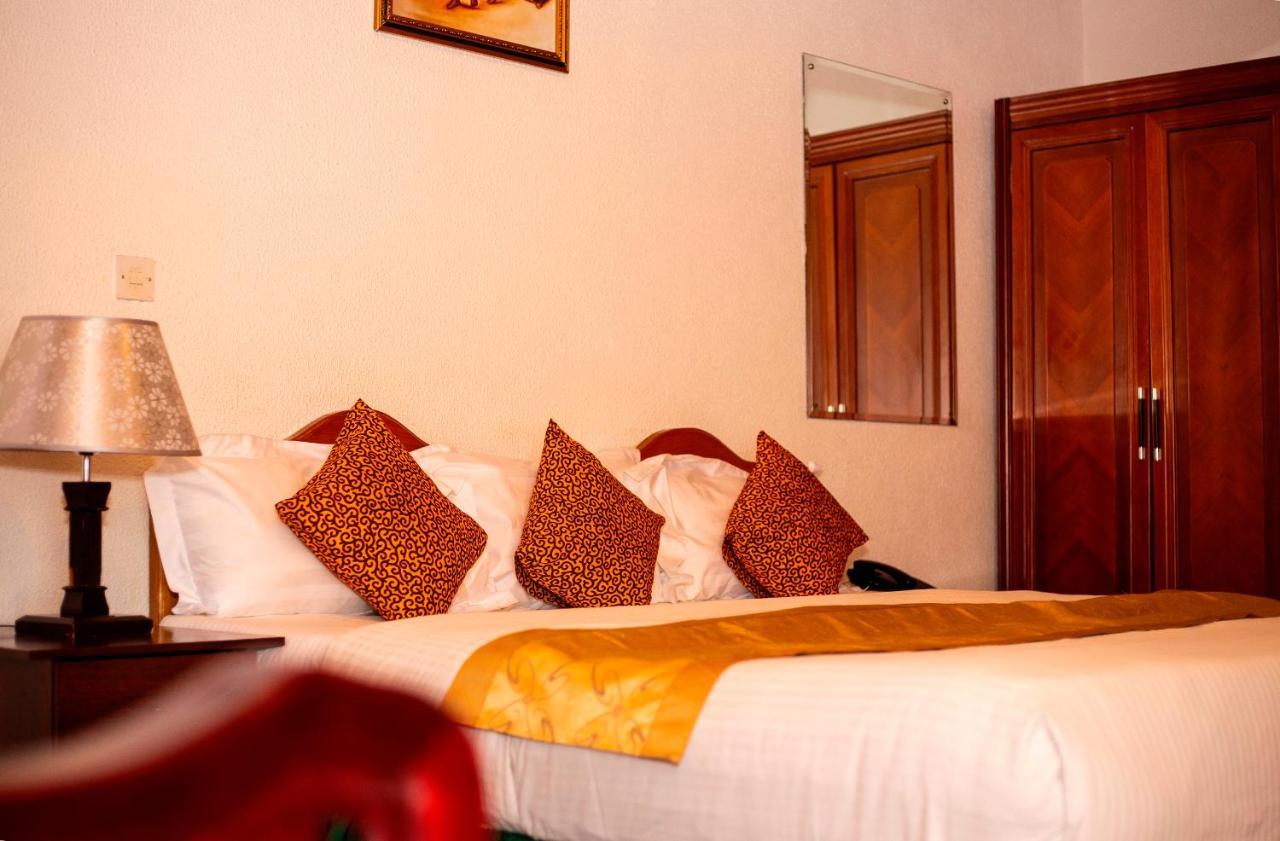 Royal Park Hotel Κούμασι Εξωτερικό φωτογραφία